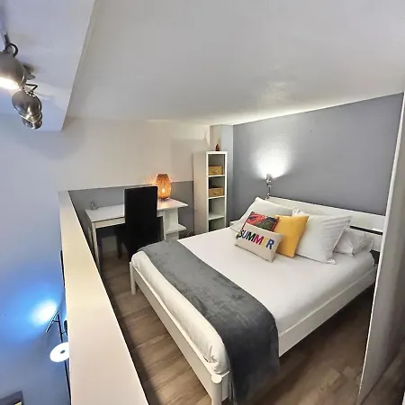 Au Coeur Du Capitole Apartment *